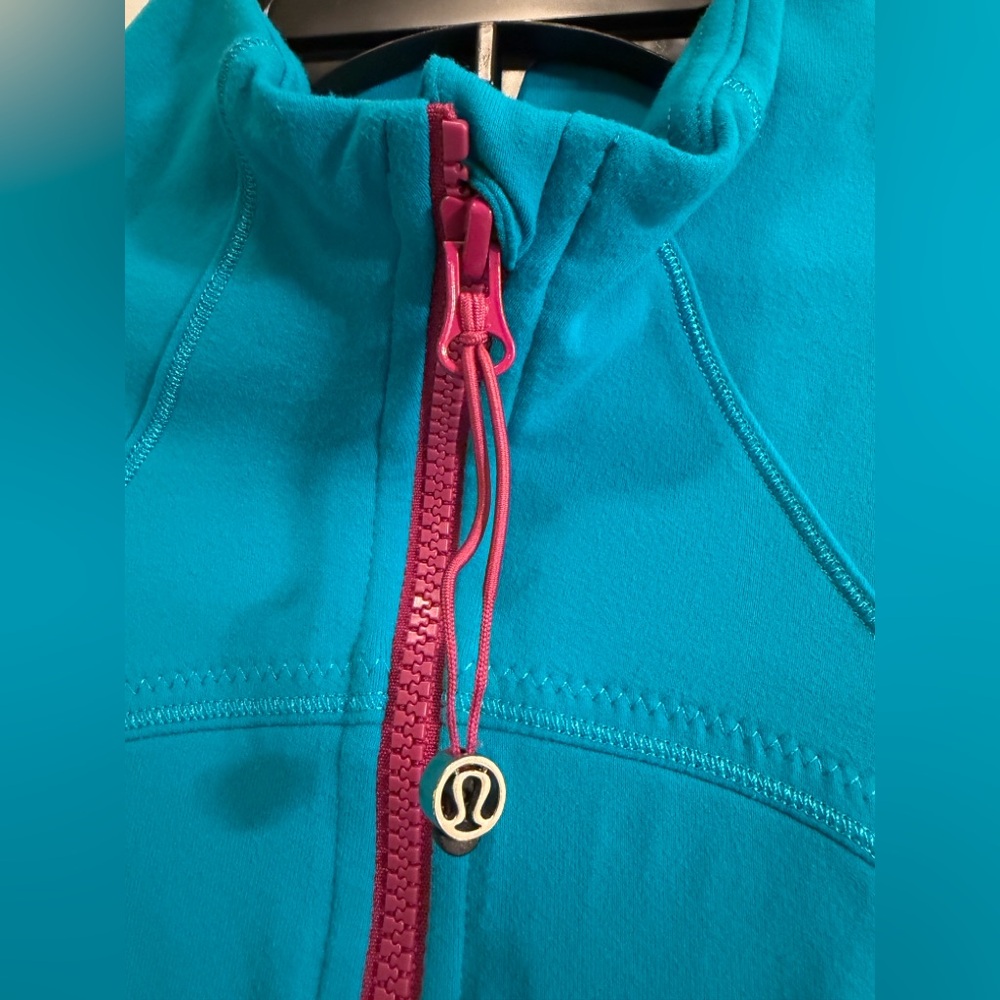 Lululemon Forme II Jacket - Picture 4 of 5